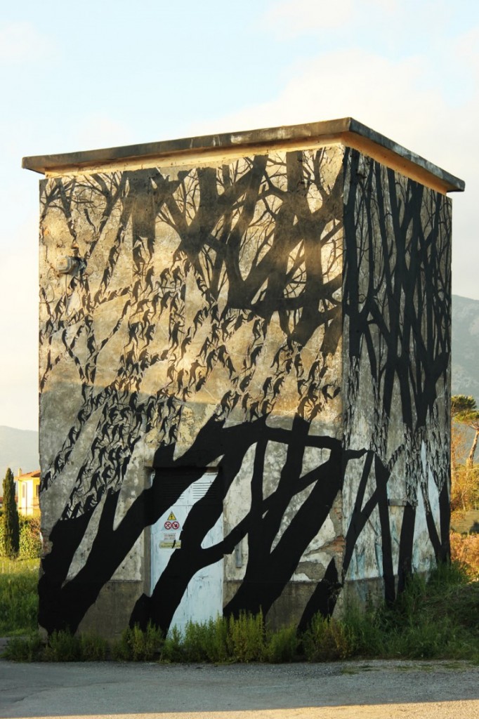 La linfa nera, Terracina, Italy, 2014. Collaboration with David de la Mano